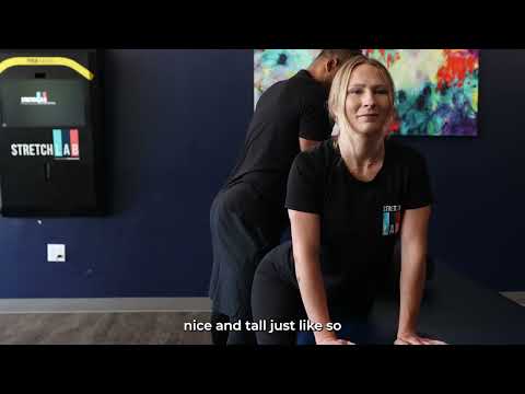 The best Hip Flexor stretch || 1-on-1 Assisted Stretching with a Master Flexologist