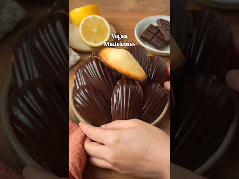 Vegan Madeleines 🧈 #recipe #veganbaking #madeleines #veganrecipes #baking