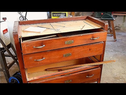 Il sorprendente restauro dell'antico cassettone (Ritrovato un frammento di moneta romana)