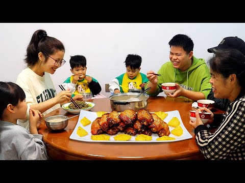 今天做菠蘿烤翅，搭配海鮮粥簡單吃一頓，老人小孩百吃不厭!