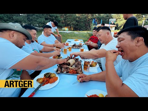What Do Mongol Wrestlers Eat in a Day! A Day with the Giant Wrestlers!