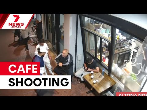 A gangland gunman opens fire outside an Altona North cafe | 7NEWS
