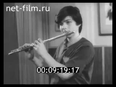 Фильм "На уроках профессора Ю.Н.Должикова. Класс флейты" - 1 часть