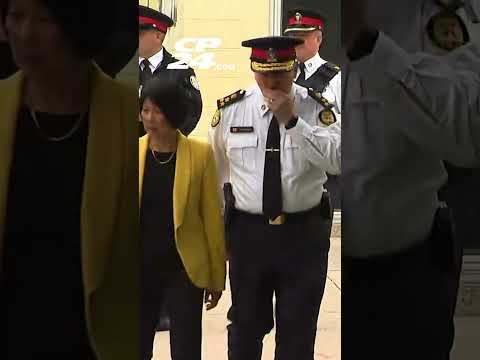 Toronto Police Chief and Mayor meet with Lawrence Heights residents after deadly shooting