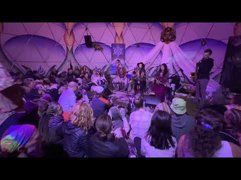 Three Wheels Turning - Buttercup (Samara Jade)