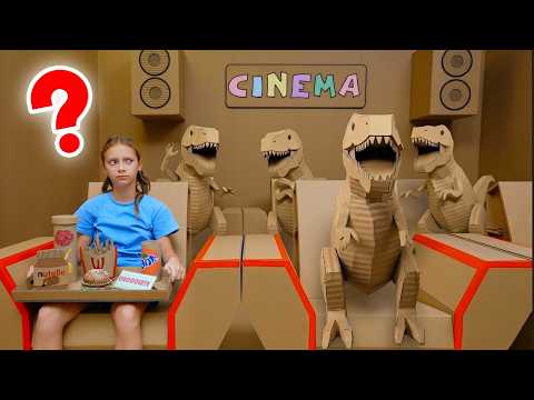 🎞️ WE OPENED A CINEMA FOR DINOSAURS! FUN TIME 📦🦕