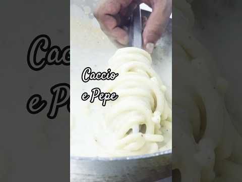 Creamy Caccio e Pepe ๐ง๐ #shorts #viralshorts #italianfood #food @DiwasCucina