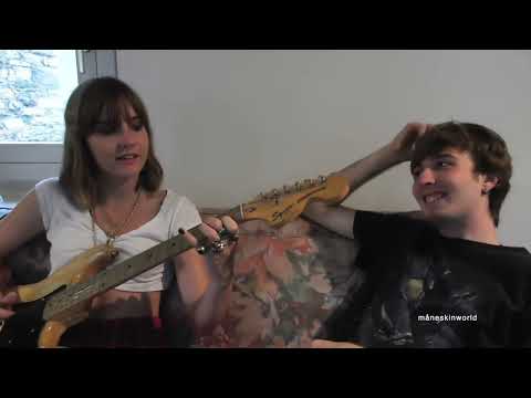 Victoria De Angelis singing for 4 minutes straightt