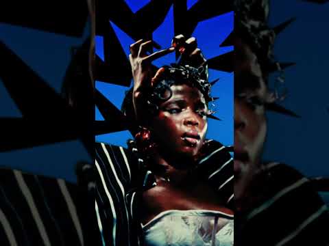 Un clip particulier pour un morceau particulier. N’oublie pas de faire demi-tour.🤍🪽