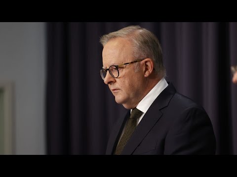 ‘Grieving turned to anger’: Albanese will not ‘show his face’ at Bondi memorial