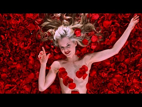 每个人内心都是深不可测的大海，既然人生无法重来，就好好把握当下，35万人打出8.5高分，22分钟看完1999年凯文·史派西家庭电影《美国丽人》