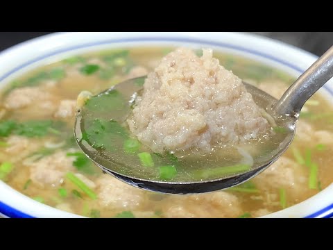 There is a secret to delicious meatball soup. The chef will teach you the secret of the hotel.