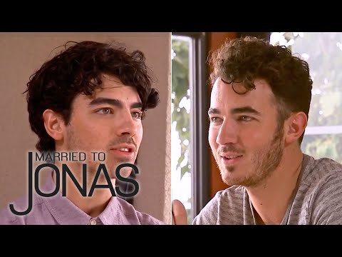 Full Episode: Fandemonium (S2E4) | Married to Jonas | E!