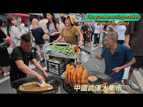 Wuhan, China, tens of thousands of people have breakfast together, a huge market/4k