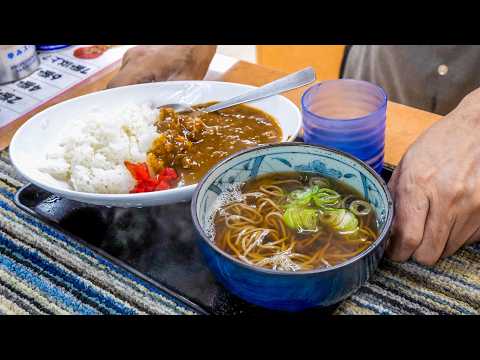 Men who work at a 24-hour standing soba restaurant flock to the restaurant.