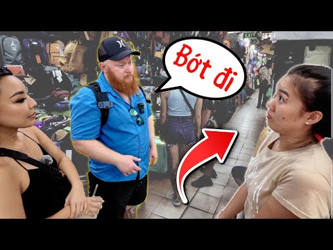 American SHOCKS Vietnamese by bargaining in their language at the Bến Thành market in Vietnam