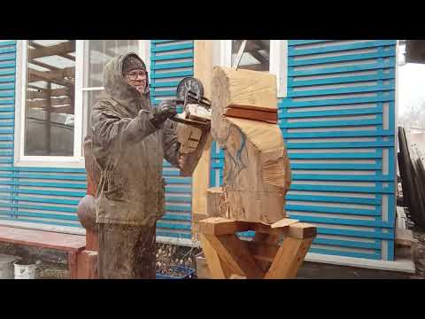 Лошадь из дерева, за 30 минут./Резьба бензопилой/High- speed chainsaw carving.