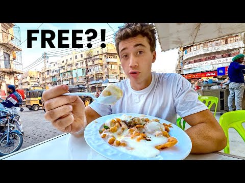 $5 Pakistani Street Food Hunt in Karachi 🇵🇰