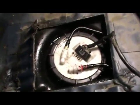 Замена топливного насоса (снятие трубок) на Ford Focus 1
