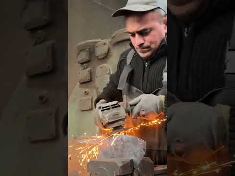 Sharp & Precise: A Tuna Knife Blacksmith Tutorial for Seafood Lovers 🐟🔥