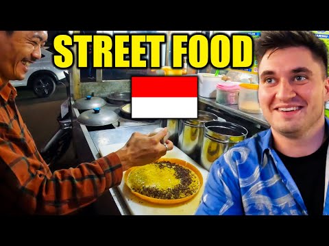 $1 MARTABAK 🇮🇩 First Time Trying Indonesian STREET FOOD In Jakarta!