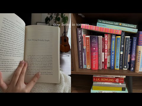slow living in toronto | christmas week. desperately trying to finish my books. january tbr.