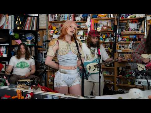 Wet Leg: Tiny Desk Concert