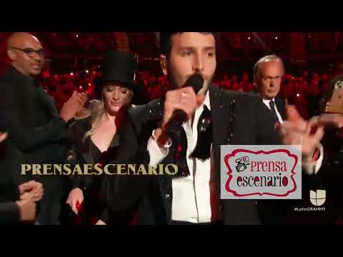 JOHN LEGEND - SEBASTIAN YATRA - TACONES ROJOS - LATIN GRAMMYS 2022