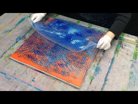 abstrakte Acrylmalerei mit Luftpolsterfolie, Glättkelle, Acrylfarben, Gold in Rakeltechnik