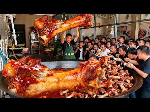 开封第一锅炖大骨头太火爆！48 元一份送两个凉菜，日卖1000斤来晚吃不上#麦总去哪吃