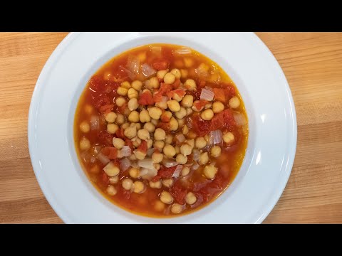How to Make Chickpea and Tomato Pantry Soup