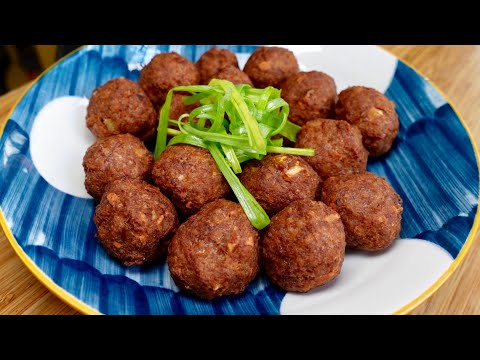 苏打饼肉丸🐷这样做更香更酥脆，口感外酥里嫩，做法非常简单‼️Soda Biscuits Meatballs🐷 This is more fragrant and crispy