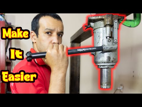 flipping the hydraulic bottle jack