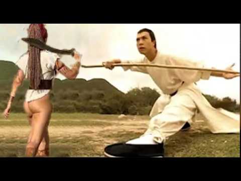 A mantis-fist master claims he’s unbeatable,but a kung fu lad kills him instantly with shaolin staff