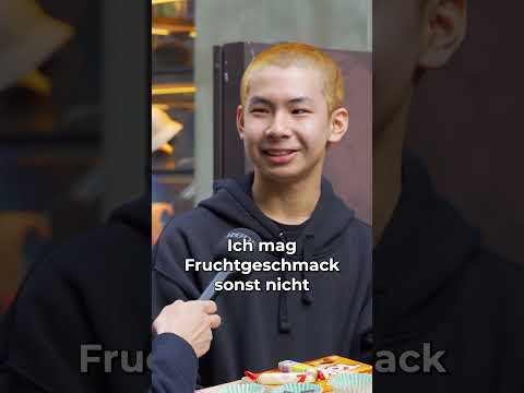 Japaner testen deutsche Süßigkeiten (Ahoj-Brause) #shorts