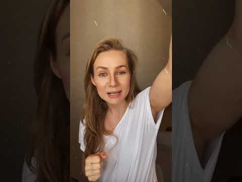 Сидеть в коляске-прогулке вредно?