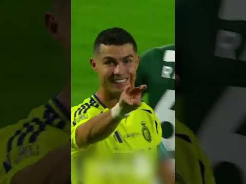 Pourquoi Ronaldo montre-t-il trois doigts à son fils?