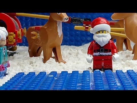 SANTA TRYS TO SWIM!!! (LEGOMAS DAY 14)