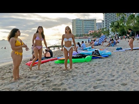 HAWAII PEOPLE | Walking Up and Down Waikiki Beach Walk #hawaii #waikiki #travel