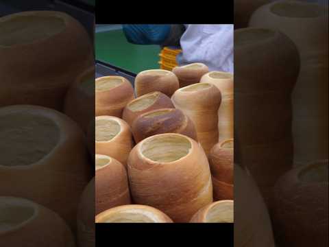 뱅글뱅글 돌려먹는?! 독특한 코코넛 굴뚝빵