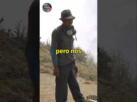 Las durísimas condiciones de los mineros del volcán Kawah Ijen, Indonesia | #shorts #documental