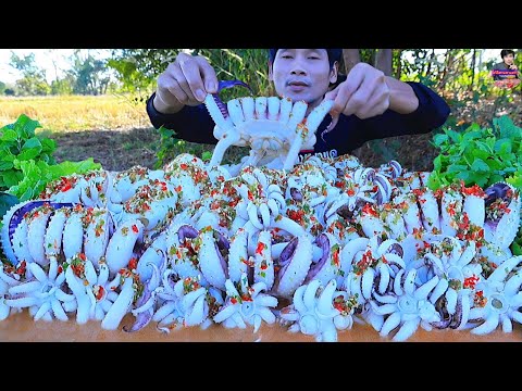 หนวดปลาหมึกจิ้มซีฟู้ดแกล้มผักสดแซ่บคักอีหลีครับพี่น้อง ASMR MUKBANG EATING SHOW#โก้อีสานพาแดก 