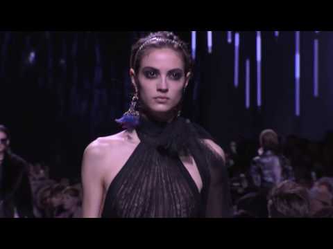 ELIE SAAB Ready-to-Wear Autumn Winter 2017-18 Fashion Show