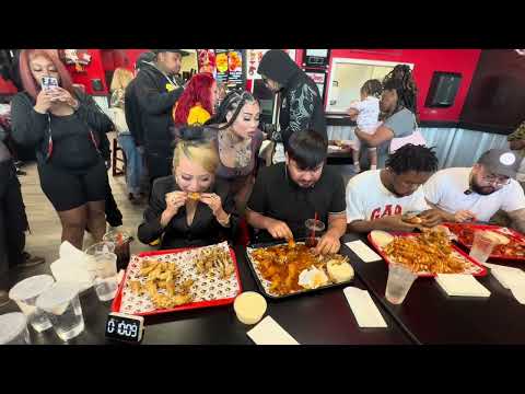 $100 Prize Wing Eating Contest at Ace of Wingz in Phoenix, AZ @LovelyMimi 