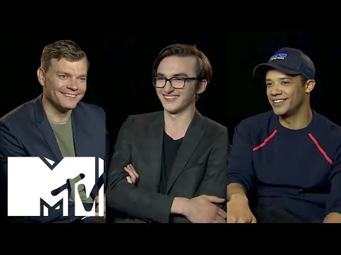 Game of Thrones Cast Play SNOG/MARRY/AVOID: Westeros Edition | MTV Movies