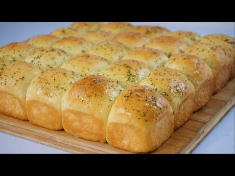 Garlic Dinner Rolls