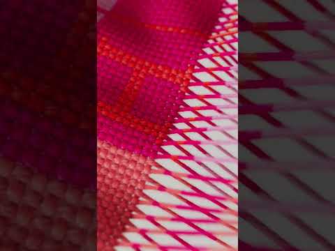 Threads in motion, softness in creation ✨🧶