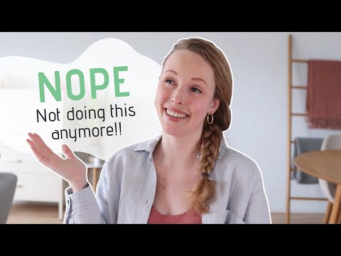 25 "Normal" Things Minimalists Don't Do (to simplify their life, home and spending)