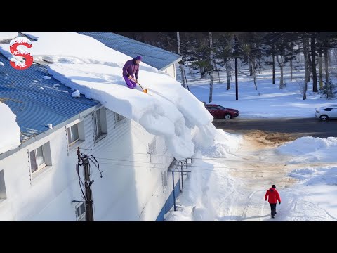 Skilled Snow Removal: Massive Roof Avalanche | Extreme Challenging Roof Snow Clearing Moments #6