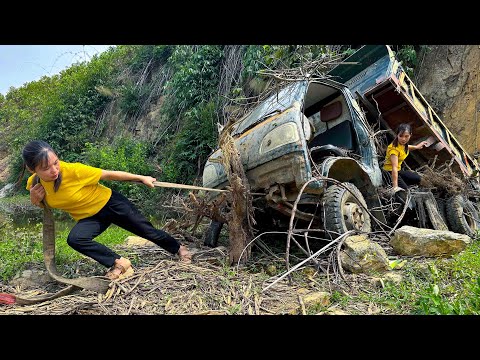 Girl tries her hand at restoring a long-abandoned truck / Complete restoration of a diesel engine